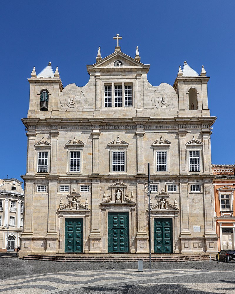 800px Catedral Basilica De Salvador Facade 2019 9898