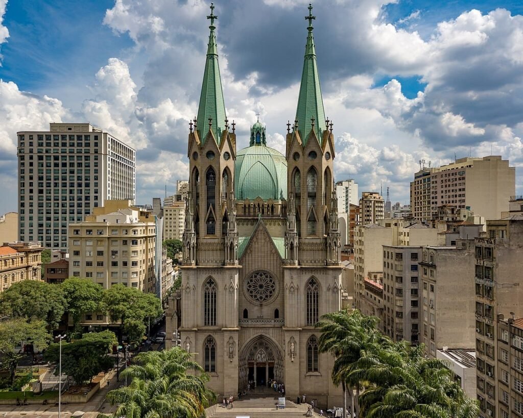 Catedral Metropolitana De Sao Paulo Webysther Nunes CC BY SA 4.0 Via Wikimedia Commons 1024x819