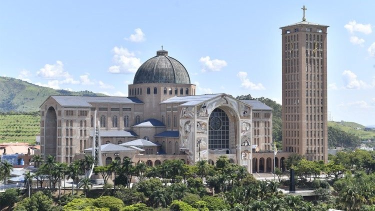 Visao Geral Do Santuario Fachada Norte